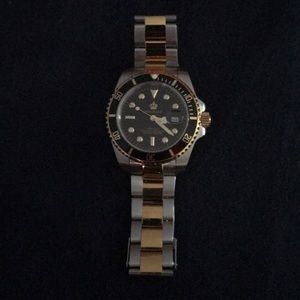 Watch, comes in box like new